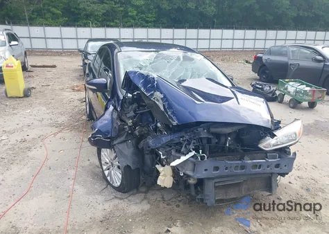 2017 Ford Focus Titanium из США, поврежденный, VIN 1FADP3J28HL257244